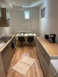 Cozy 8-Person Home in Vienna Located at Haberlgasse 82 N1 - 2