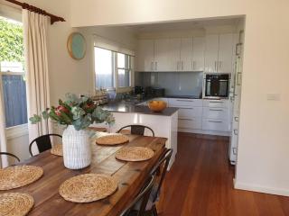 Set amongst the treetops of Arthurs Seat - 4