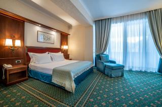 Lux Garden Hotel - Azuga - 8