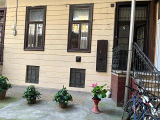 Lavender Apartment near Puskás stádium & Heroes' square - 1