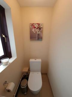 London Luxury 6 Bedroom Family House Sleeps 12 people Parking for 4 Cars Close to tube. - Chigwell - 3