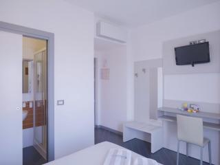Hotel Liliana - 2