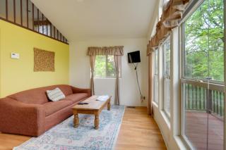 Winery Cabin in Fredericksburg with Wraparound Deck! - 7