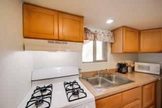 Cozy Fredericksburg Cabin with Shared Hot Tub! - 9