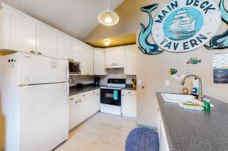 Main Deck - Pacific City - 1