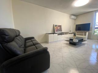 Great vintage apartment with 2 Br and lift - Bat Yam - 6