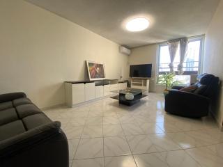 Great vintage apartment with 2 Br and lift - Bat Yam - 5