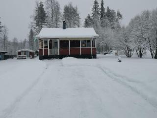 Cabin 70m from lake. Big garden - Östersund - 5