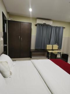 Kottavathil Hotel - 4