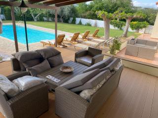 Relaxing Villa with Swimming Pool and Garden - Áyios Yeóryios - 5