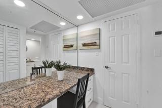 Cozy Beachfront 2 BDR & 2 BA Miami Beach Condo - 2