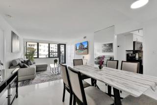 Cozy Beachfront 2 BDR & 2 BA Miami Beach Condo - 4