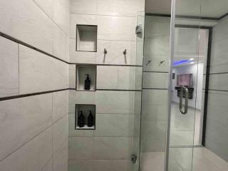 Luxury Condo - pool in Kingston G28 - Kingston - 6
