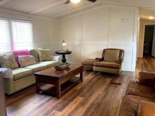 Beaufort SC New Renovation, Close to Parris Island, Historic Downtown, Beautiful Beaches, Sleeps 8 - Beaufort - 9