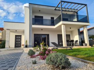 Villa Adria near Šibenik, 90 meters from the sea - Jadrija - 0