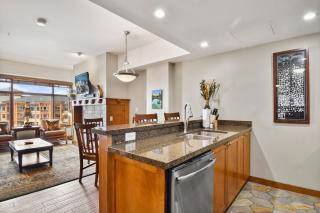 Ski In Ski Out Conde Nast and Forbes Award Winner Pool Hot Tub B415 - Park City - 6