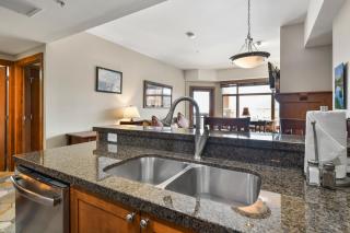 Ski In Ski Out Conde Nast and Forbes Award Winner Pool Hot Tub B415 - Park City - 5