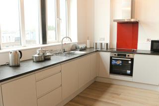 Modern Luxury Serviced Duplex Apartments by REPOSE- 150 Metro Court, WEST BROMWICH - West Bromwich - 8