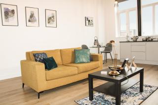 Modern Luxury Serviced Duplex Apartments by REPOSE- 150 Metro Court, WEST BROMWICH - West Bromwich - 9