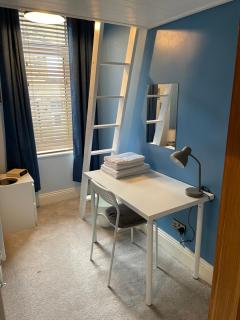 Apple Street Cottage - 2