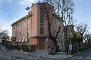 Ospitaci Appartamenti Viale Mezzetti - 9