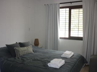 Luminoso departamento, excelente ubicación - Godoy Cruz - 1