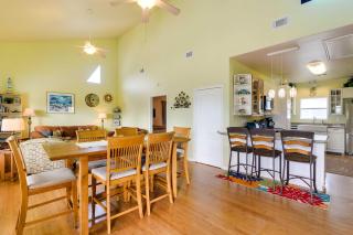 Walk to Sand Home with Deck in Crystal Beach! - Crystal Beach - 3
