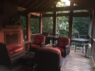 Oxford Chalet Getaway with Lake/Beach Access - Oxford - 9