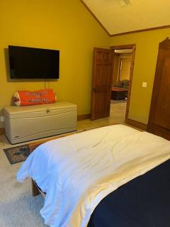 Oxford Chalet Getaway with Lake/Beach Access - Oxford - 5