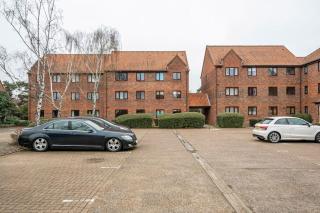 Two bedroom flat near Colchester Hospital with free parking and internet - Mile End - 5