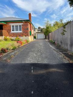 A lovely studio in Kings Meadows - 9