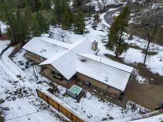 Country Club Hideout - w/ HotTub, King bed - Oakhurst - 6