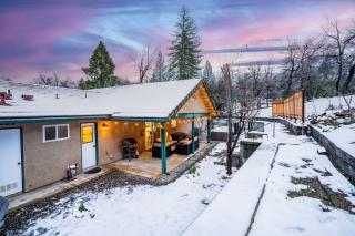 Country Club Hideout - w/ HotTub, King bed - Oakhurst - 1