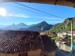 Casa rústica en Dobres con vistas a la montaña - Dobres - 0
