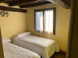 Casa rústica en Dobres con vistas a la montaña - 1