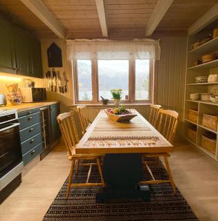 Secluded Holiday Home, With private beach - Ålesund - 7