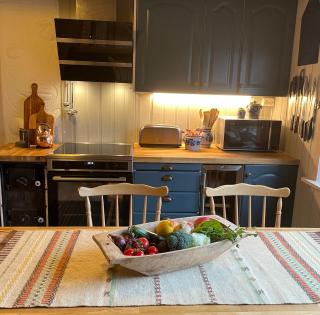 Secluded Holiday Home, With private beach - Ålesund - 3
