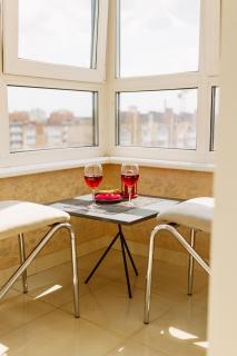 NEW TIME Нова простора квартира біля Центру. Окрема спальня + кухня-вітальня - 3