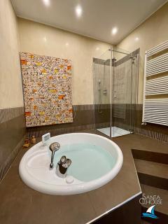 Santa CLHOUSE - Bari - 2