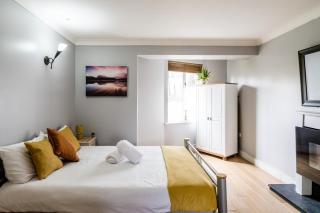 Waterside Stay - City Centre with Parking - 3