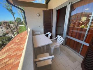 VEGA BILOCALE CON PISCINA E TERRAZZA - 3