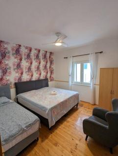 Two bedrooms apartment 50m from the beach - 7