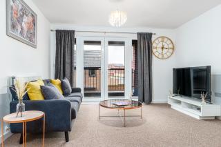 Fortified Luxury Apartment with Balcony and free parking - Bristol - 0