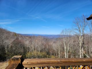 Kikis Hideaway at Eagles Nest - 7