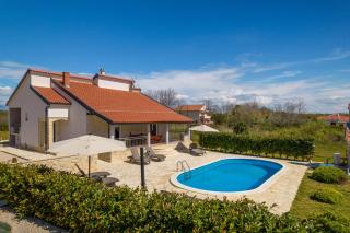 Villa Paulina with a heated pool- by TA Leut Agency - Privlaka - 5