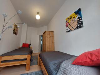 Schöne Zwei-Zimmer-Wohnung "W2" mit 4 Einzelbetten und WLAN in Zwenkau bei Leipzig im Neuseenland - 2