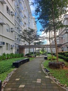 2-bedroom condo unit with Netflix and board games - 7