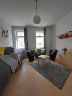 Schöne Zwei-Zimmer-Wohnung "W2" mit 4 Einzelbetten und WLAN in Zwenkau bei Leipzig im Neuseenland - 0
