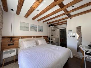 On the Square Suites - 9
