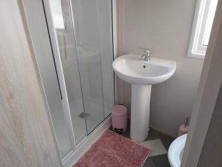 Caravan By The Sea - Elgin - 7